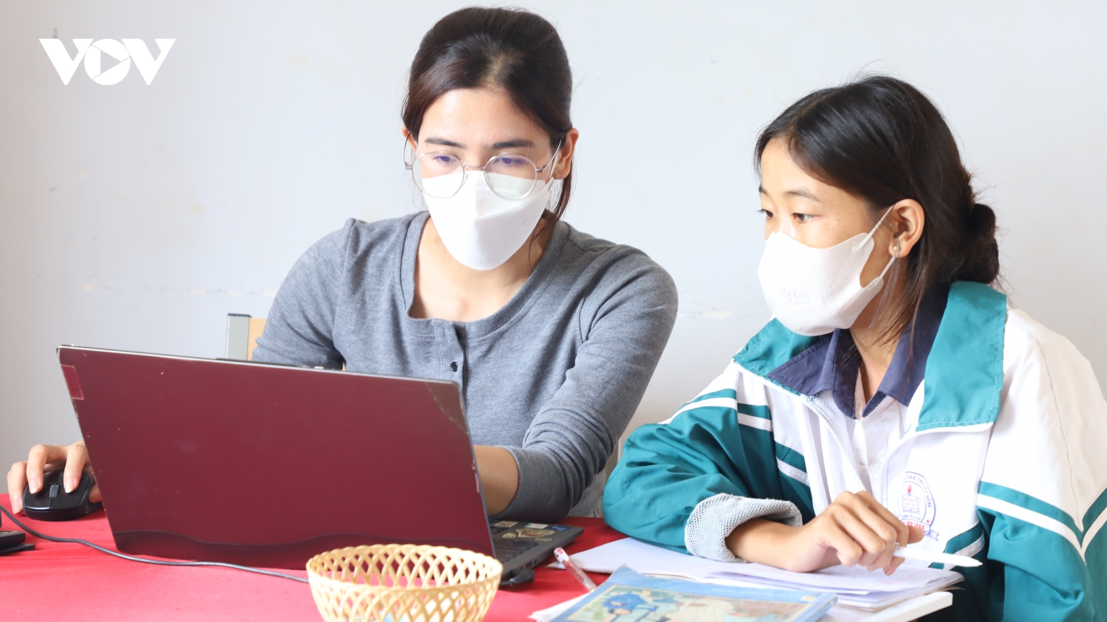 Học sinh Đắk Nông chăm chú ôn luyện cho kỳ thi tốt nghiệp THPT